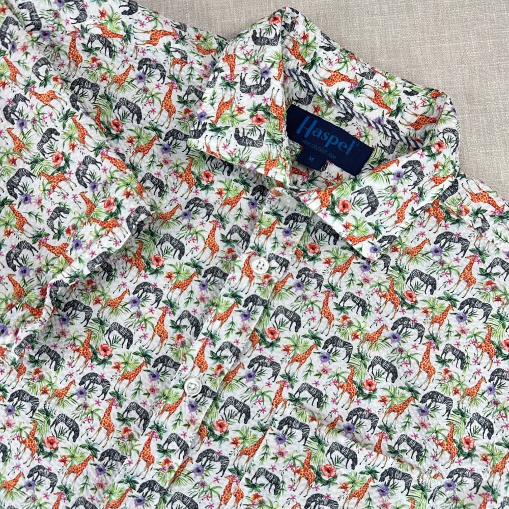 Haspel Safari Print Shirt Mens Medium White Seersucker Zebra Giraffe Italy SS